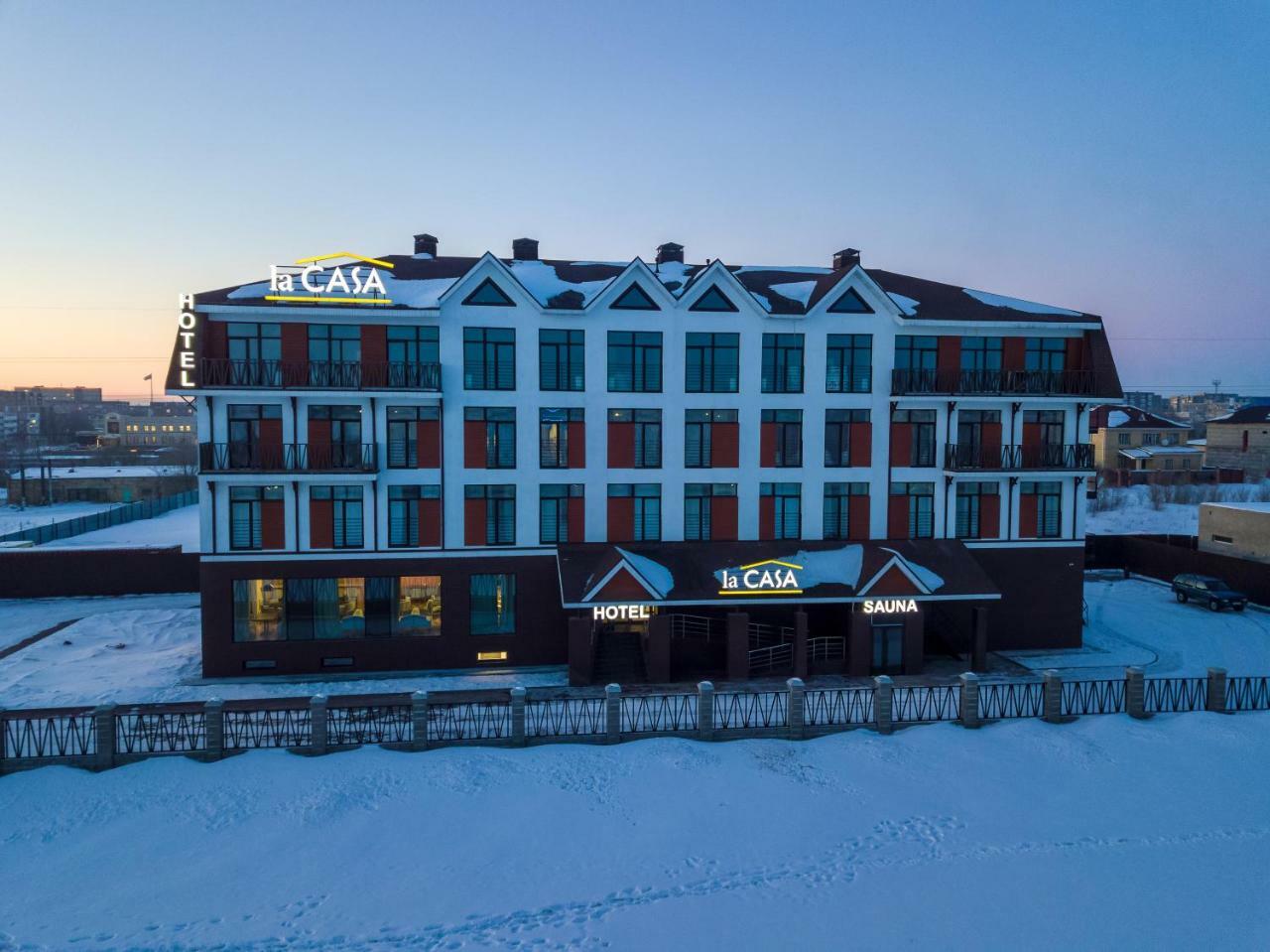 Lacasa Hotel Karagandy Exteriör bild